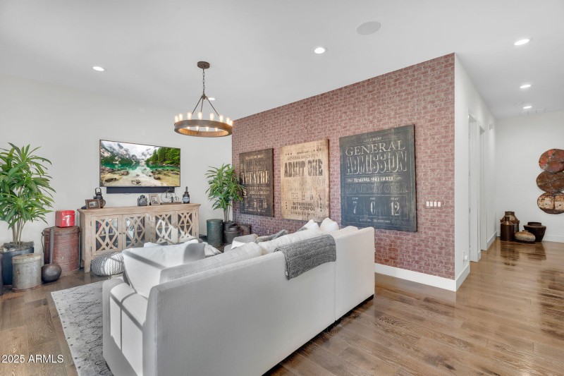 16-web-or-mls-North 39th-62