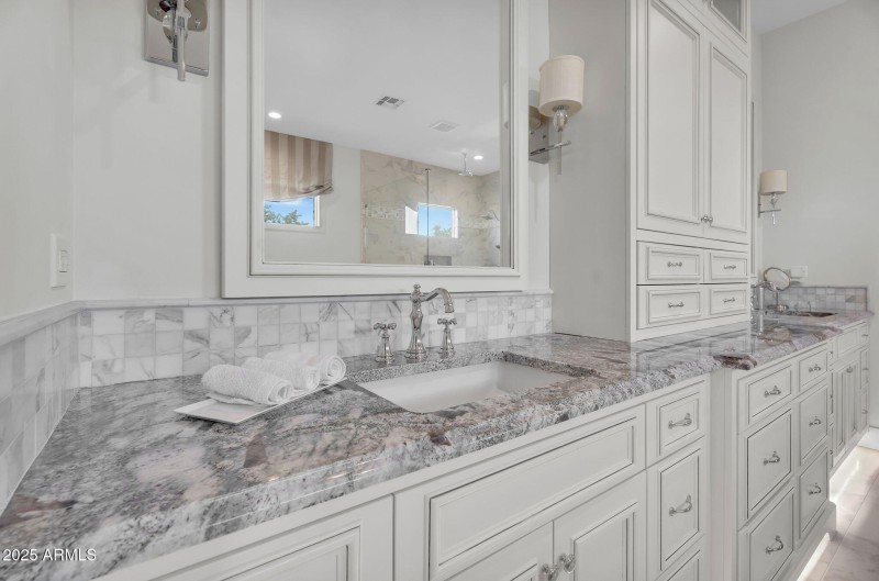 40-web-or-mls-North 39th-37