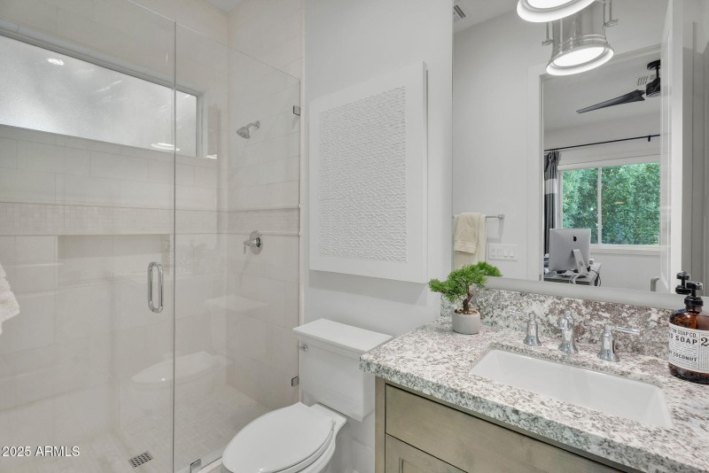 59-web-or-mls-North 39th-27