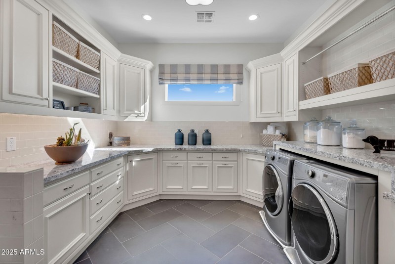 61-web-or-mls-North 39th-30