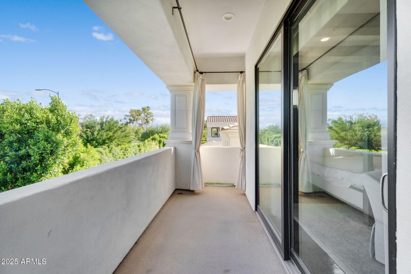 64-web-or-mls-North 39th-64