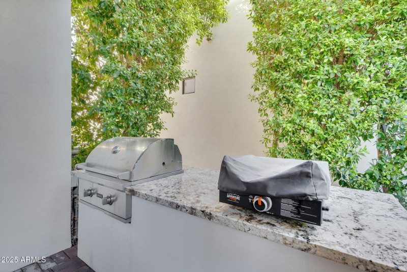 79-web-or-mls-North 39th-71