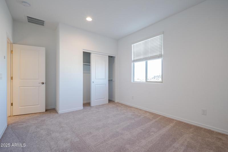 20251002_11988-N-169th-Ave_19