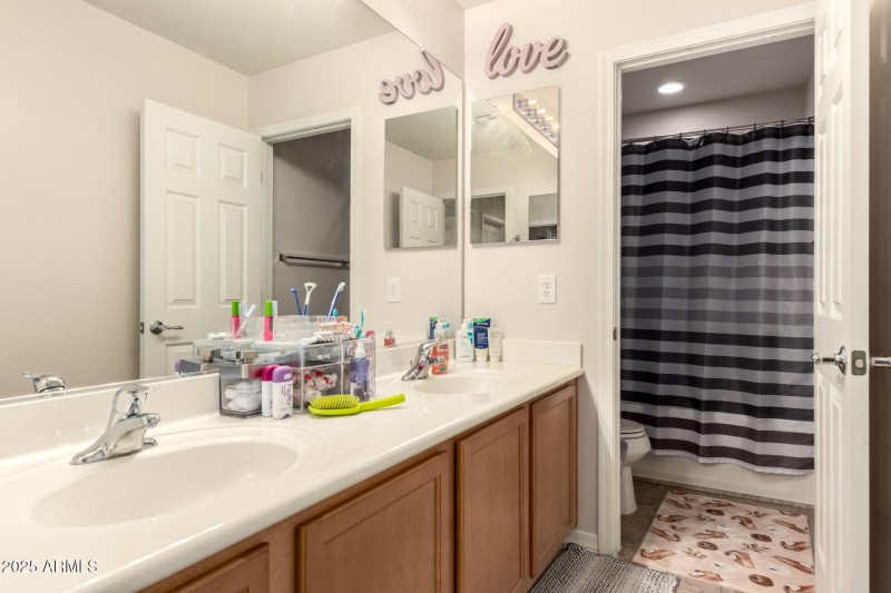 Full Bathroom Upstairs