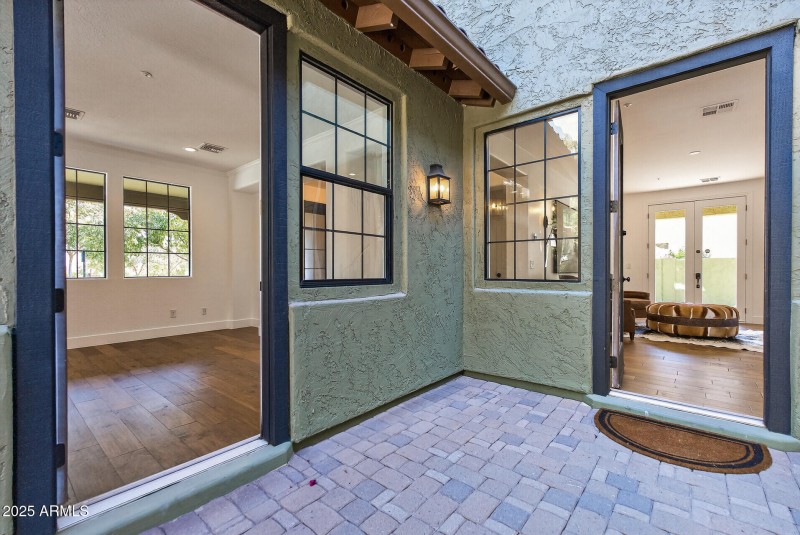 16_3428_N_Park_St16_mls