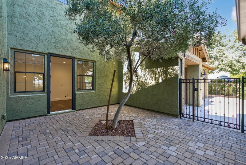 49_3428_N_Park_St49_mls