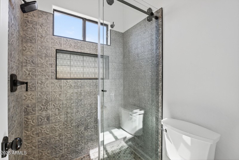 83_3428_N_Park_St83_mls