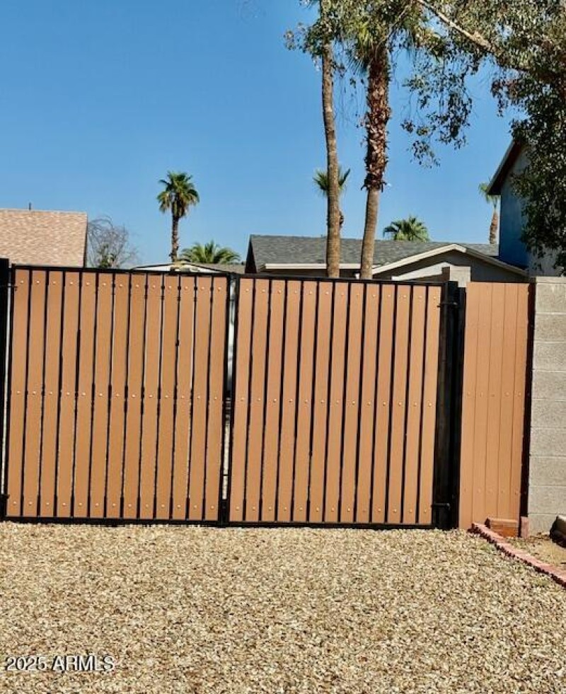 New RV Gate