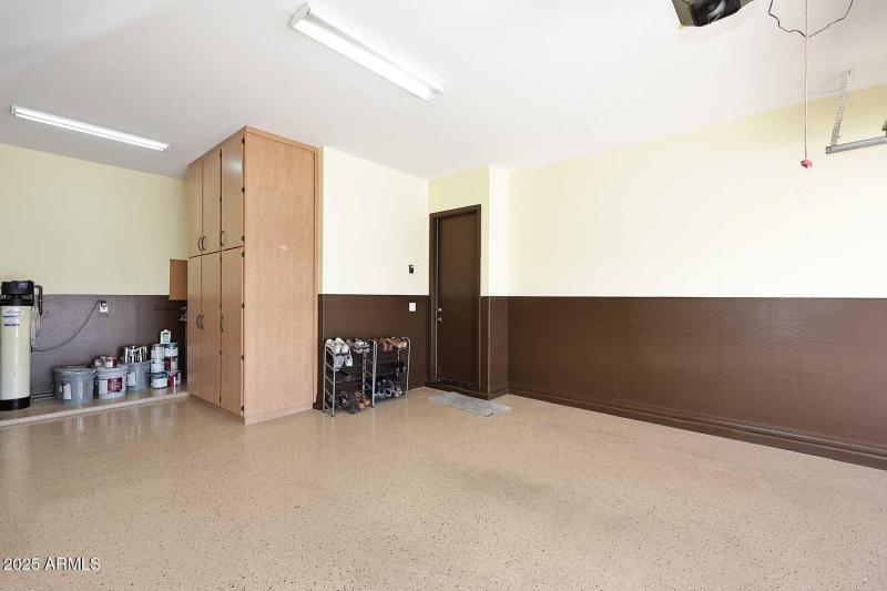 Epoxy Garage-Storage