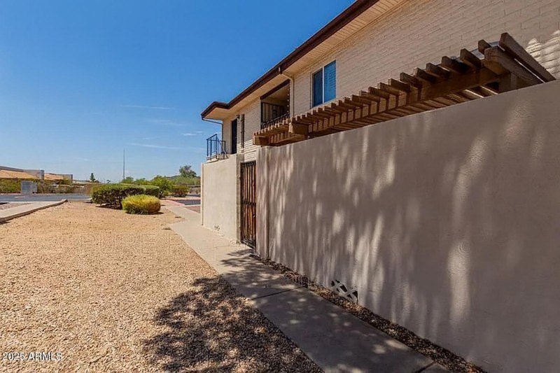 012f9356-239c-43d3-bba8-659f74f7ef8e 2