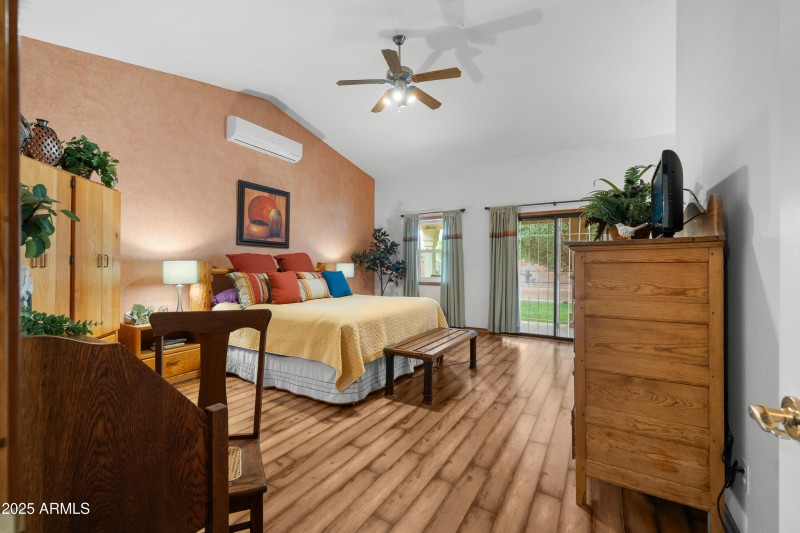 Interior - 3313 E Ute Pl-11