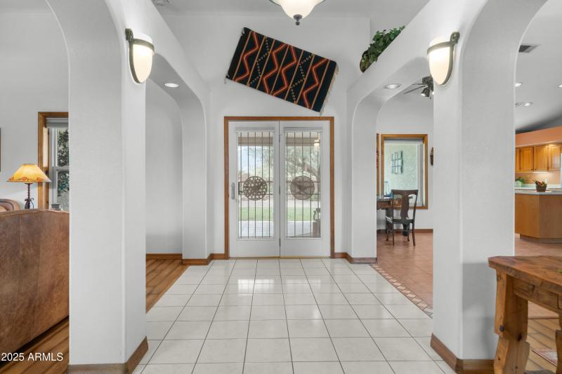 Interior - 3313 E Ute Pl-2