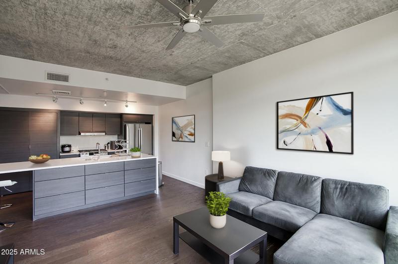 100 W PORTLAND ST 404