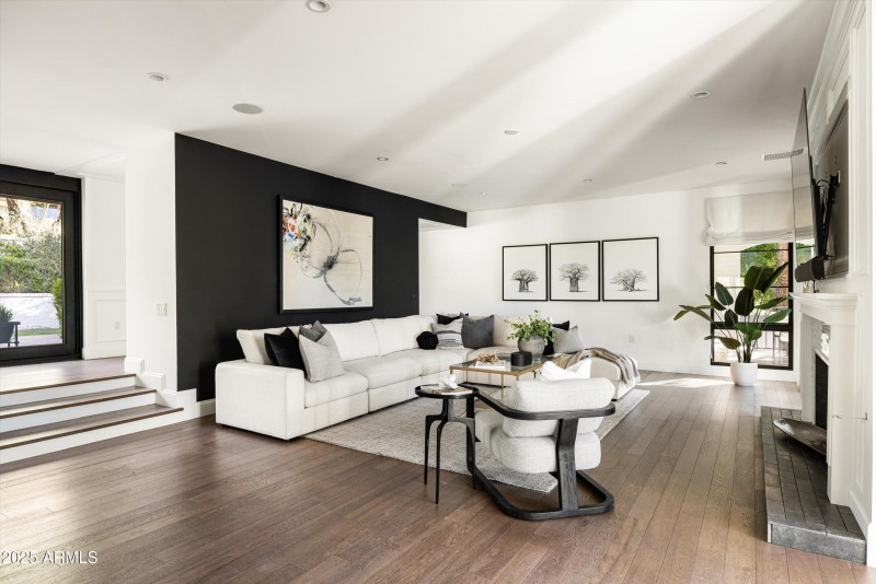 Large-Scale Living with Seamless Design