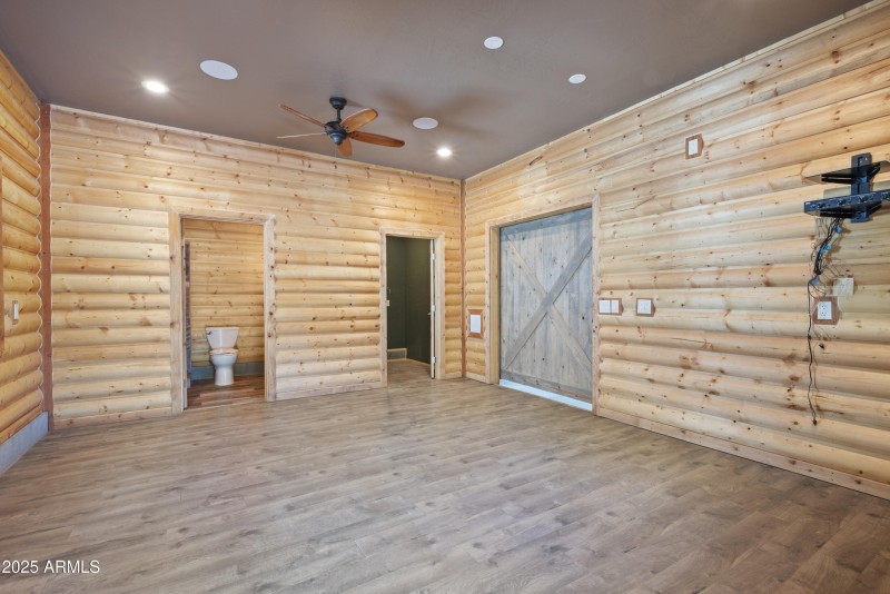 Extra guest area on left side of garage