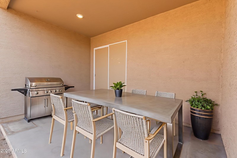 Outdoor Virtual Staged