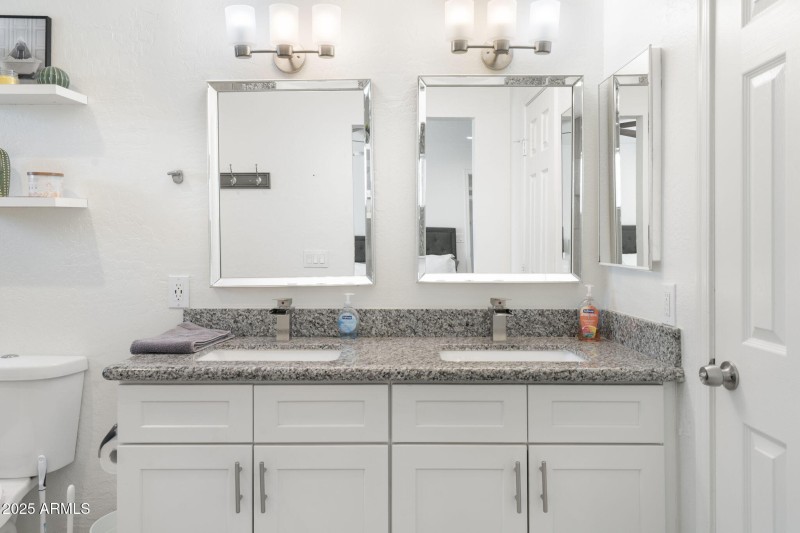 10-web-or-mls-Photo Oct 03 2025, 1 03 51