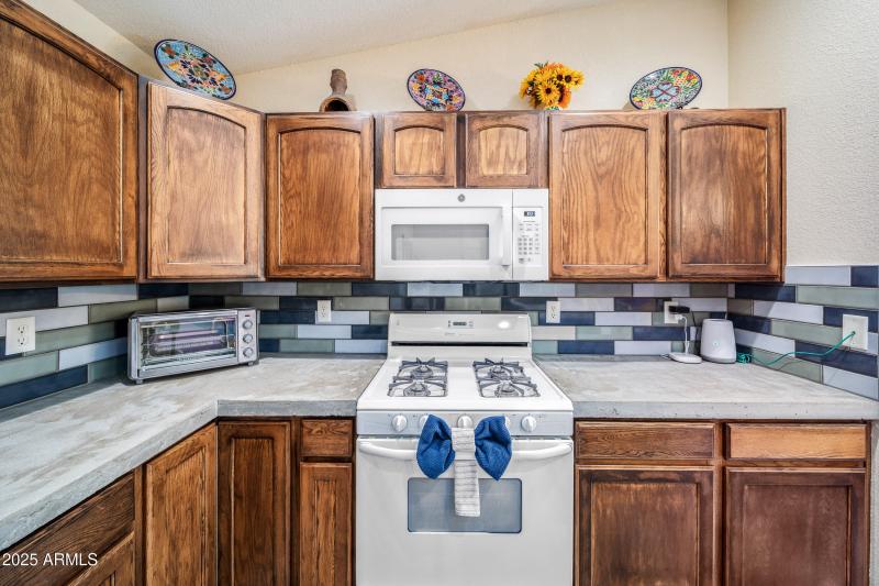 819 N 5th St-819 N 5th St-WDS_0077