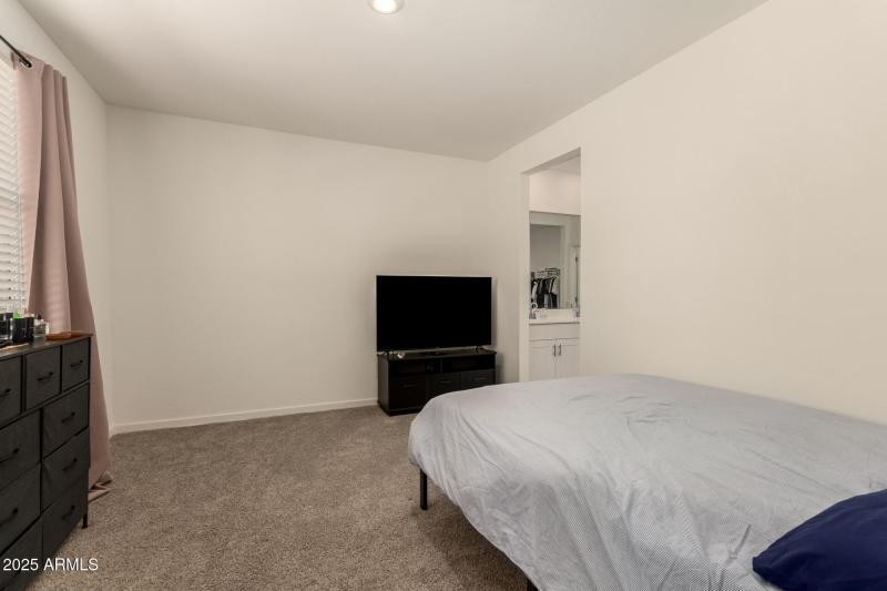 16 - Hayden Rose 3022