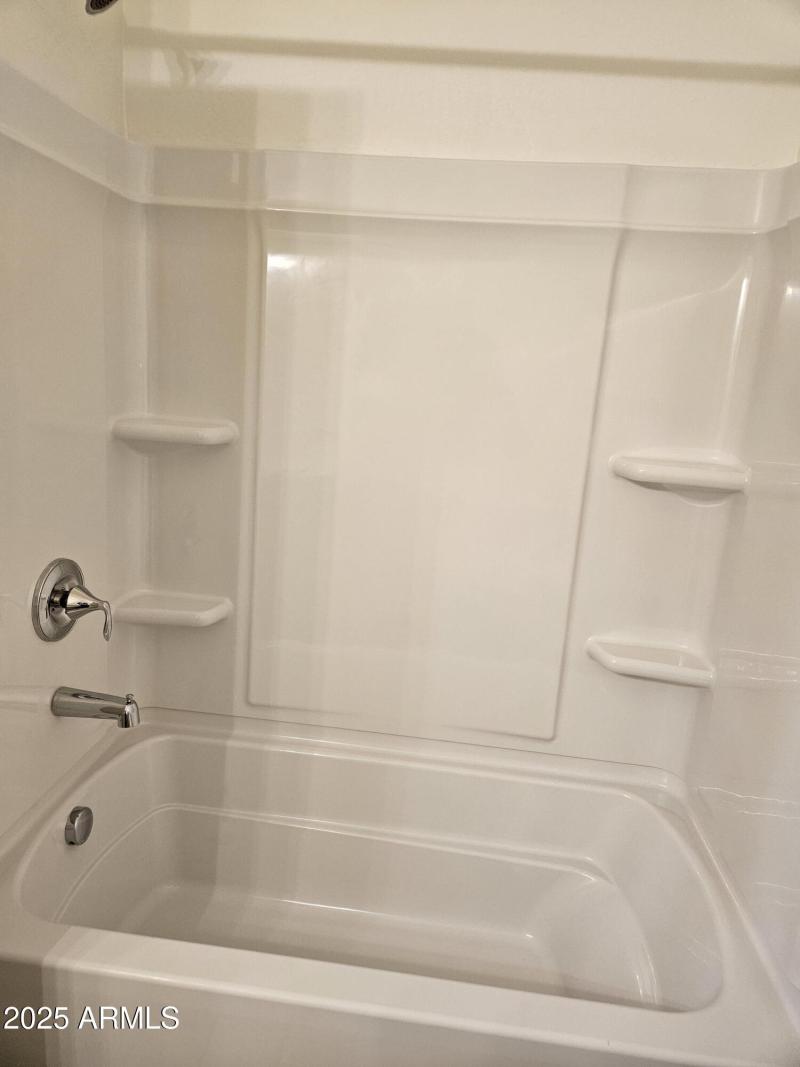 20251003_160519774_iOS