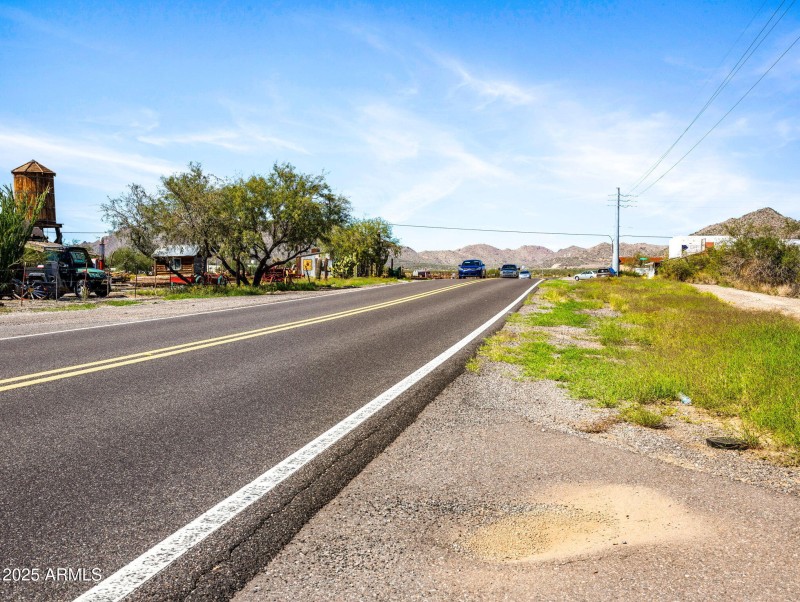 9-web-or-mls-22055 W Sunrise Dr-7