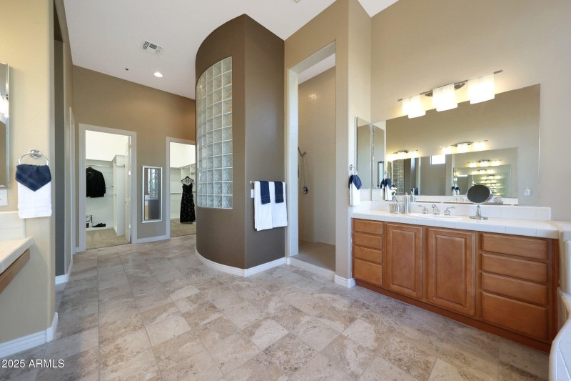 OS Ensuite unbelievably huge