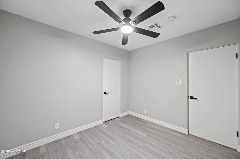 7528 N 60th Ave Glendale AZ 85301-24