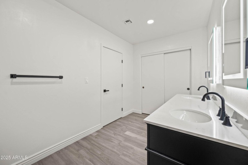 7528 N 60th Ave Glendale AZ 85301-31