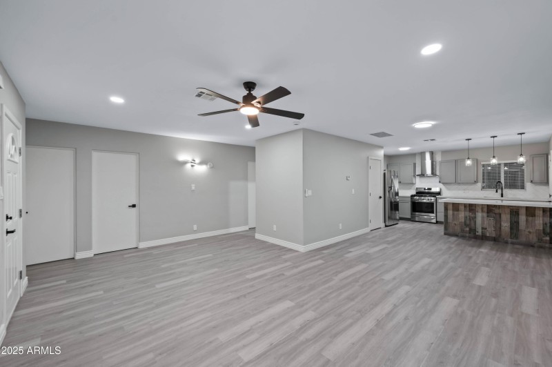 7528 N 60th Ave Glendale AZ 85301-33