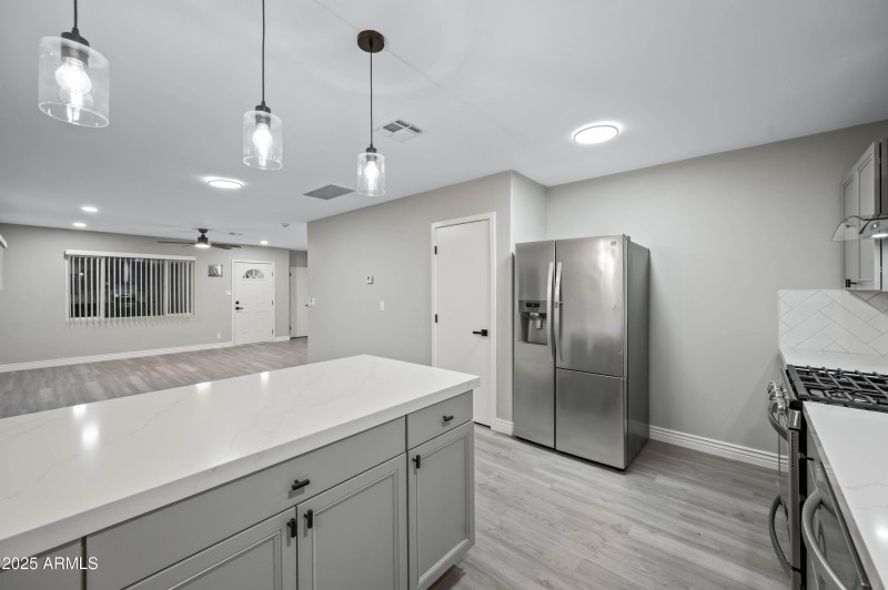 7528 N 60th Ave Glendale AZ 85301-44