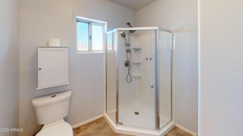 1331-E-Libby-St-Phoenix-AZ-85022-Bathroo