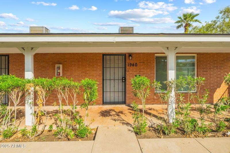 04-exterior-newside-1940_1942