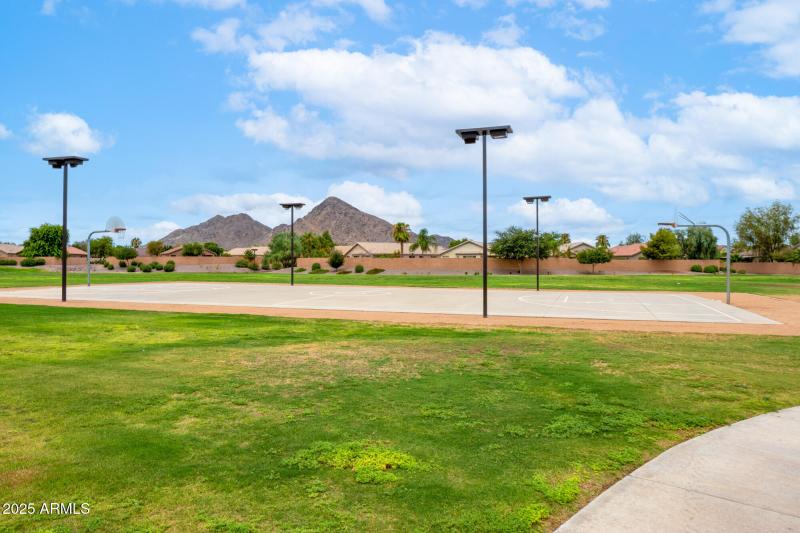 3717 W Santa Cruz Ave-35