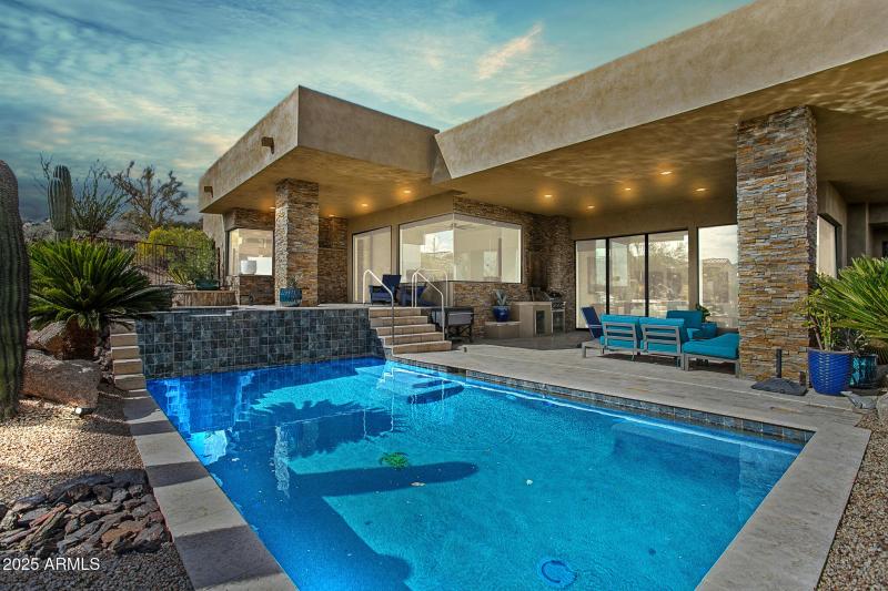 Gorgeous pool and patio