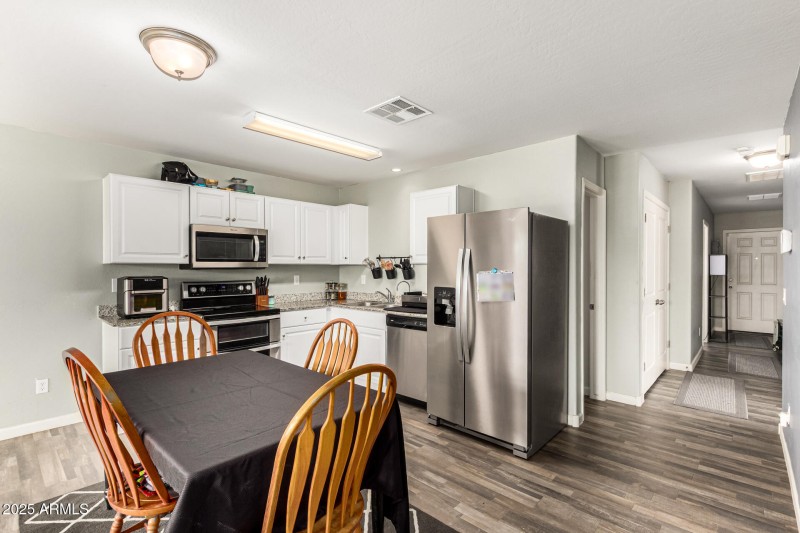 Kitchen/Dining Area