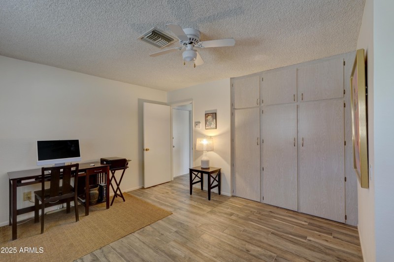 AOTucker-2510050947_A730091_2_3_4_5Inter