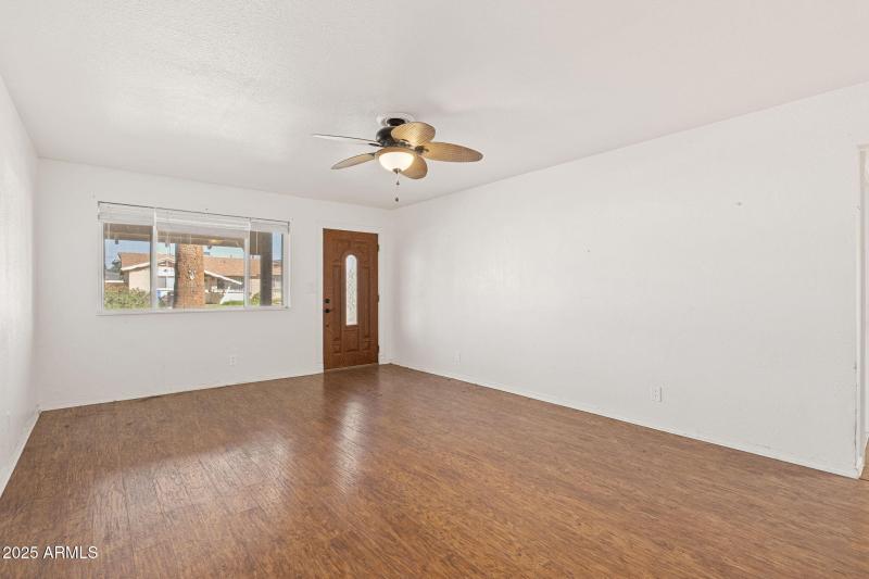 3215 W Sharon Ave - 05