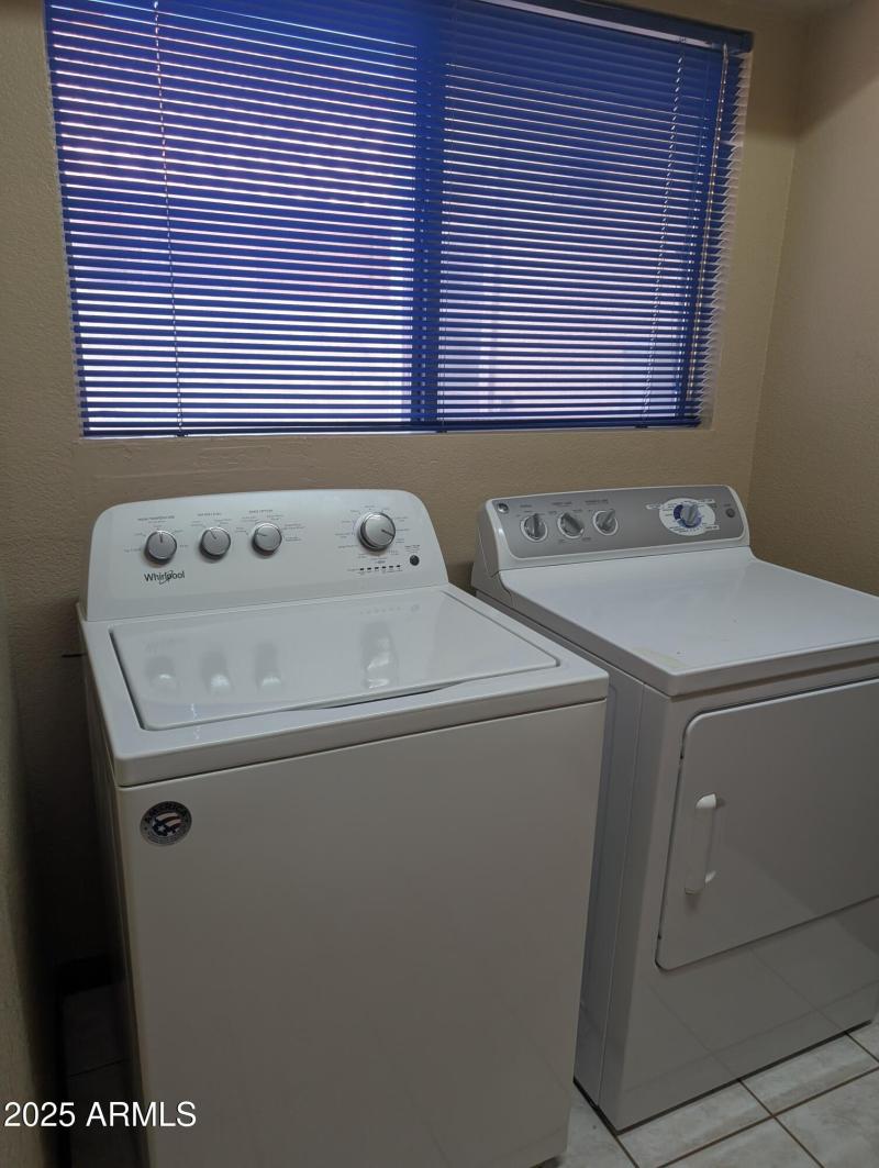 26 Full sized laundry