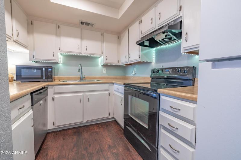 Glendale Home (18 of 29)