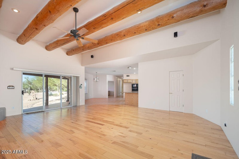 05_Living-Room_02