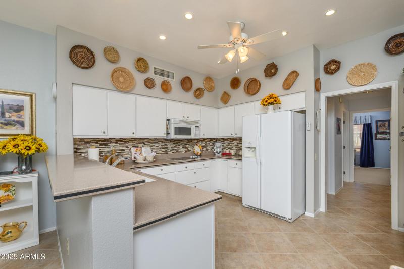 Light and Bright Kitchen