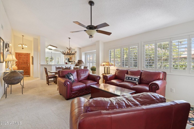 8-web-or-mls-8853-e-charter-oak-dr