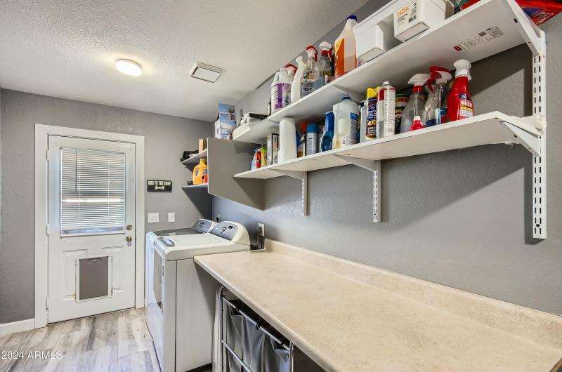 Huge Laundry Room w Sideyard Entrance