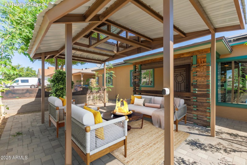 Front Patio (b) - virtually staged