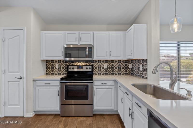 Beautifully updated kitchen