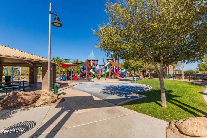 Anthem at Merrill Ranch 24