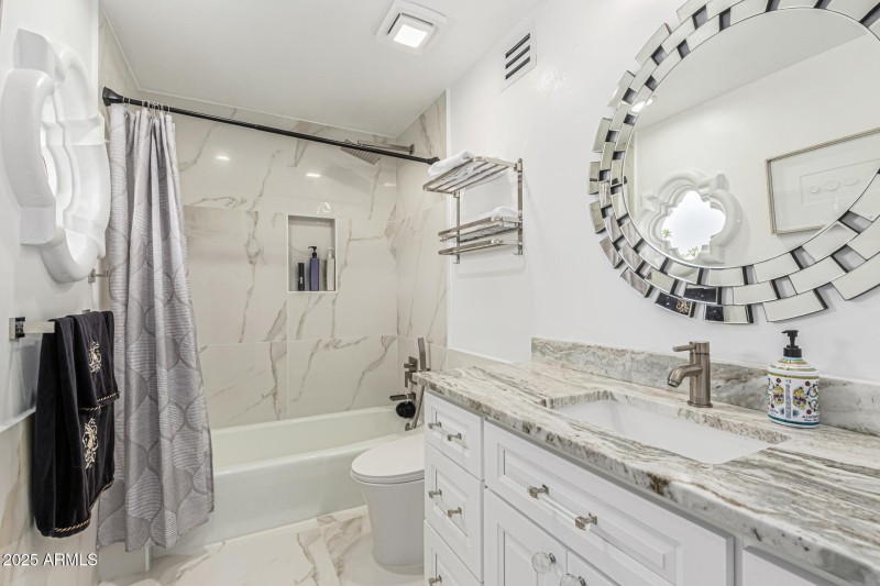 Guest Bedroom 2 Bathroom