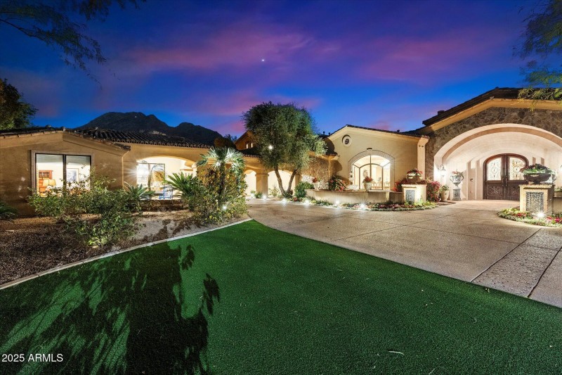 006-Front of Home _ Casita