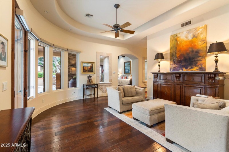 044-Primary Bedroom Sitting Room