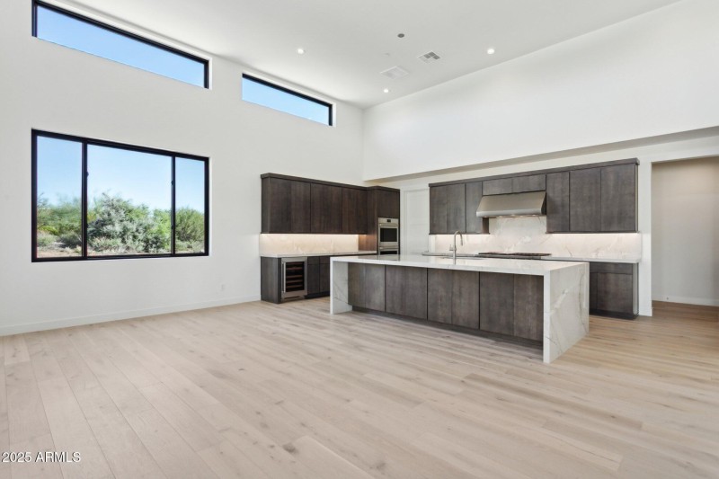 8-web-or-mls-35097-n-83rd-plK